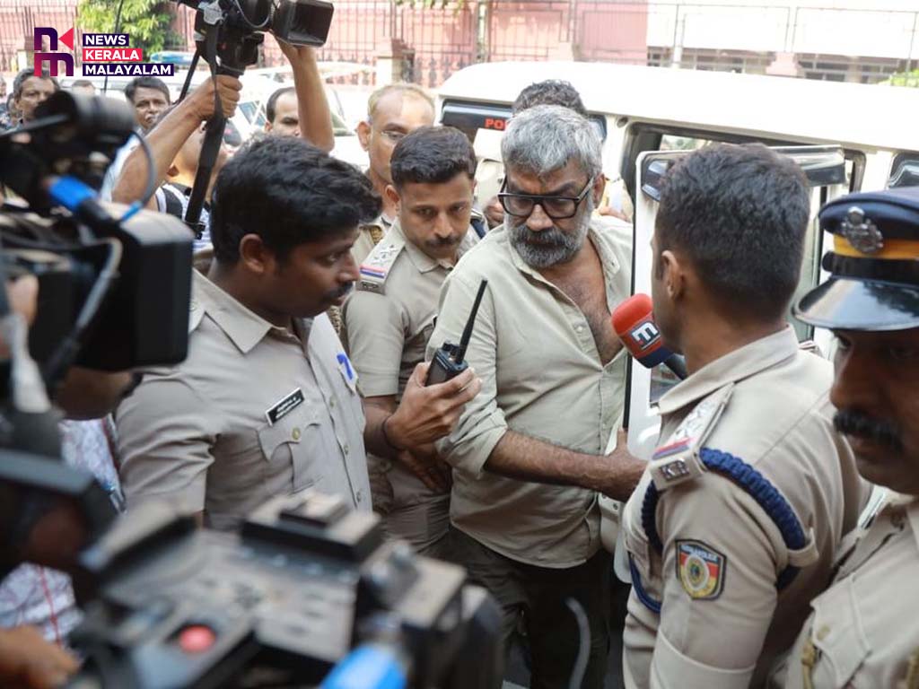 ലൈം​ഗിക പീഡന പരാതി: സംവിധായകൻ രഞ്ജിത്തിനെതിരെ നടപടിക്ക് ഫെഫ്ക