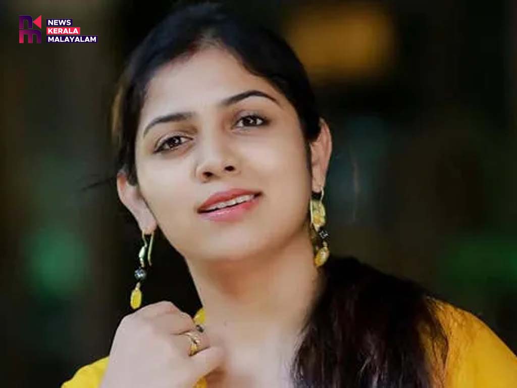 പേര് മാറ്റണമെന്ന ട്വന്റി – 20 സ്ഥാനാർത്ഥി അഞ്ജലി നായരുടെ ആവശ്യം പരി​ഗണിക്കണമെന്ന് ഹൈക്കോടതി