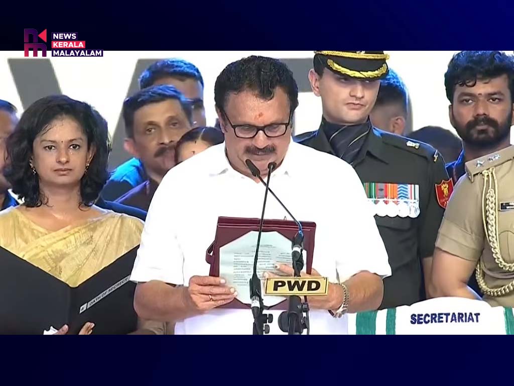 മലയാളം ഒഴിവാക്കി മുരളീധരന്‍റെ സത്യപ്രതിജ്ഞ