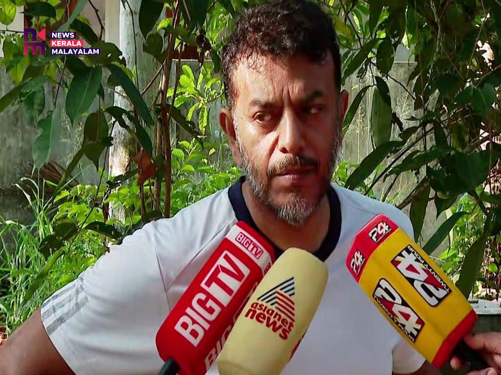 സിപിഎം നേതൃത്വത്തിനെതിരെ പരോക്ഷ വിമർശനവുമായി വിഎസിന്റെ മകൻ