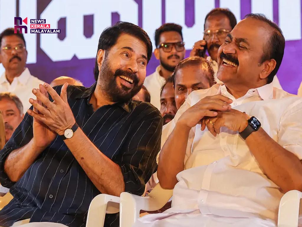 മുഖ്യമന്ത്രി വിഡി സതീശന് കൊച്ചിയിൽ സ്വീകരണം; വി ഡി സതീശന് പൊന്നാട അണിയിച്ച് മമ്മൂട്ടി