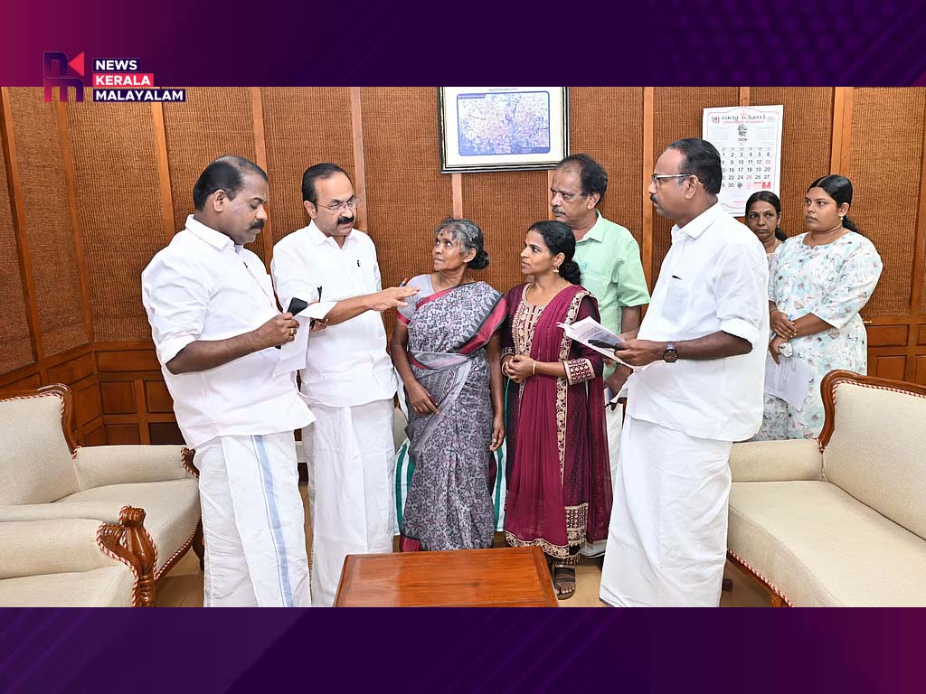 സർക്കാർ ഉണ്ട് കൂടെ :’ മധുവിന്റെ കുടുംബത്തിന് ഉറപ്പുനൽകി മുഖ്യമന്ത്രി